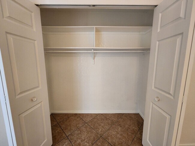 Building Photo - 2082 Pinecone Way