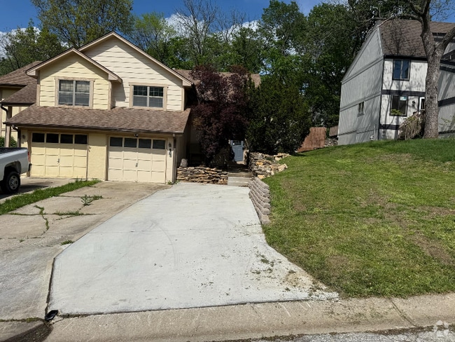 Building Photo - 8323 Woodson Dr