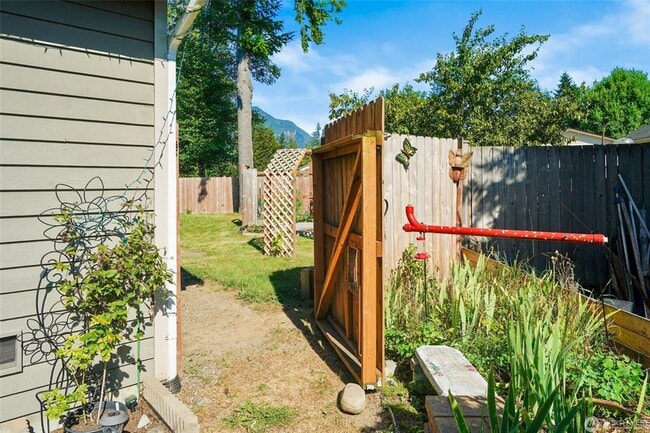 Building Photo - 16107 Goldbar Blvd