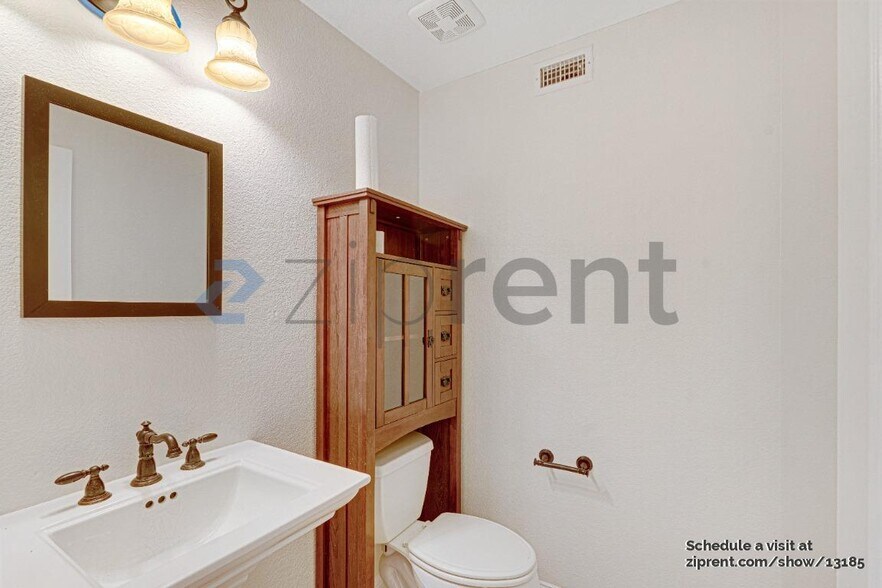 Building Photo - 5607 Blackrock Rd