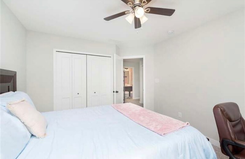 Building Photo - 875 Ventura Dr