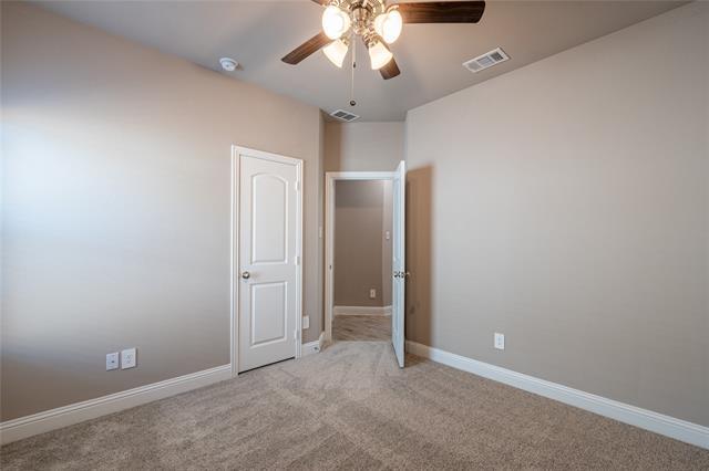 Building Photo - 604 Sycamore Dr