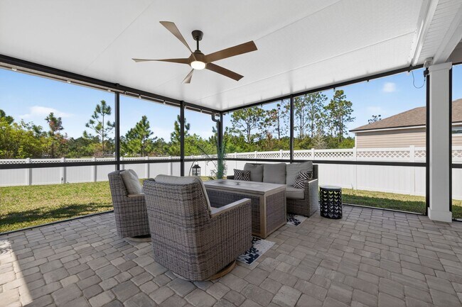 Building Photo - Resort-Style Living!