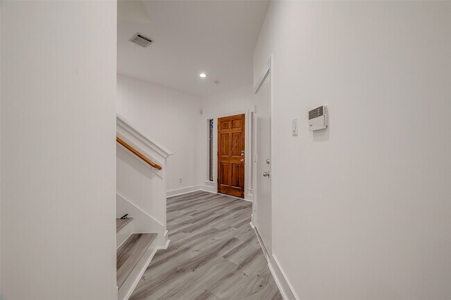 Building Photo - 9830 Cynthia Ann Ct