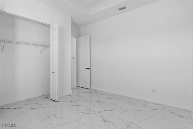 Building Photo - 106 NE 23rd St