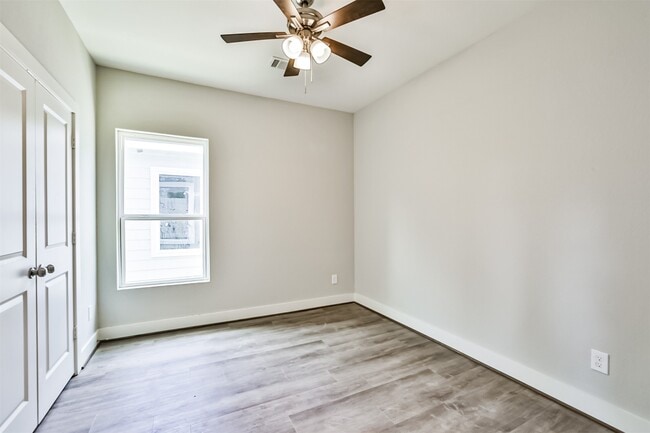 Building Photo - 420 Ave B