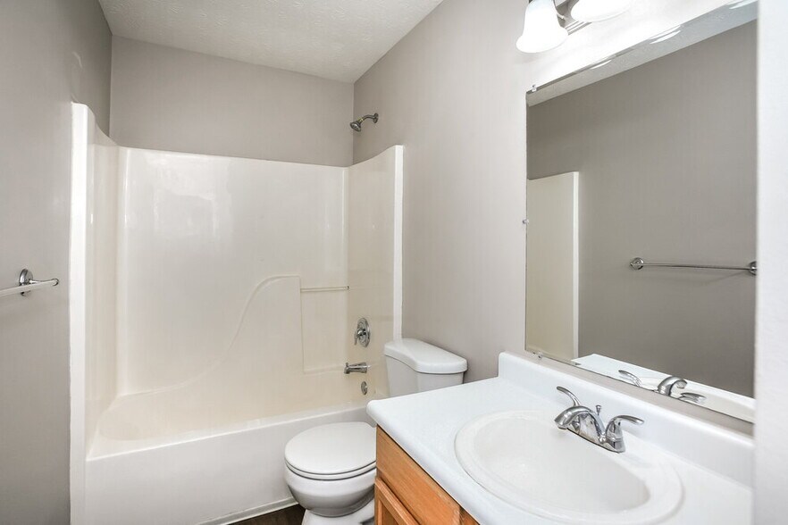 Building Photo - 5882 Glen Haven Blvd