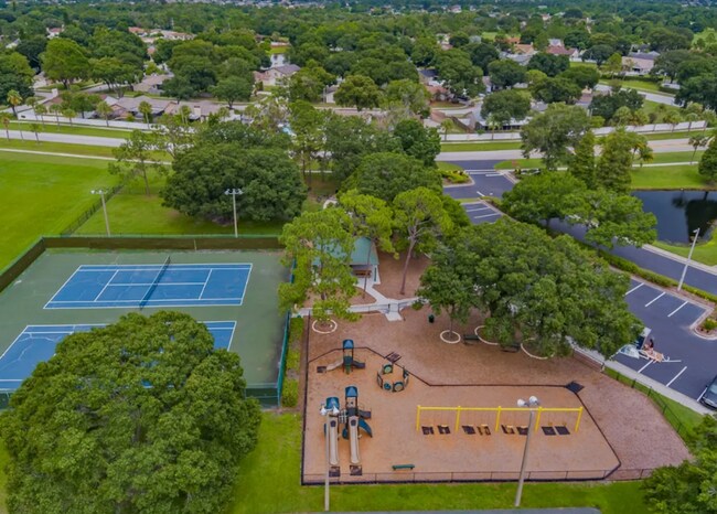 Building Photo - 4 bed, 3ba, 2 car garage home in Summerfield