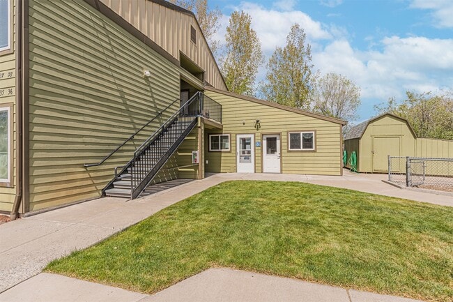 Building Photo - 2210 SW 19th St