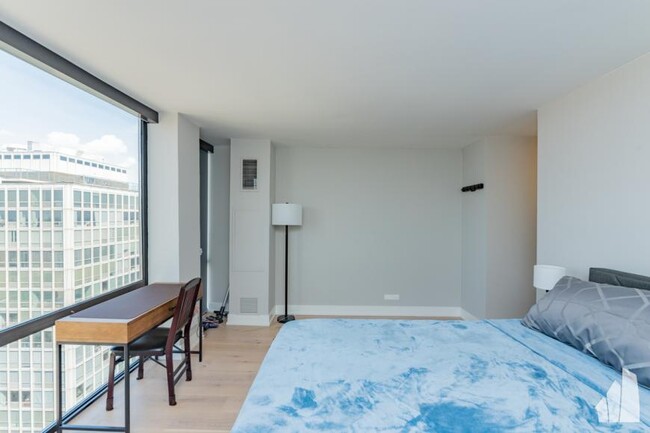 Building Photo - 2 bedroom in Chicago IL 60614
