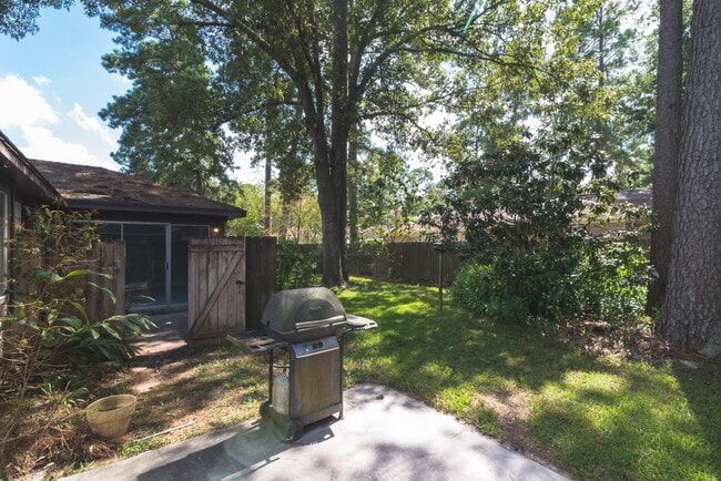 Building Photo - 25535 Wingfield Ln