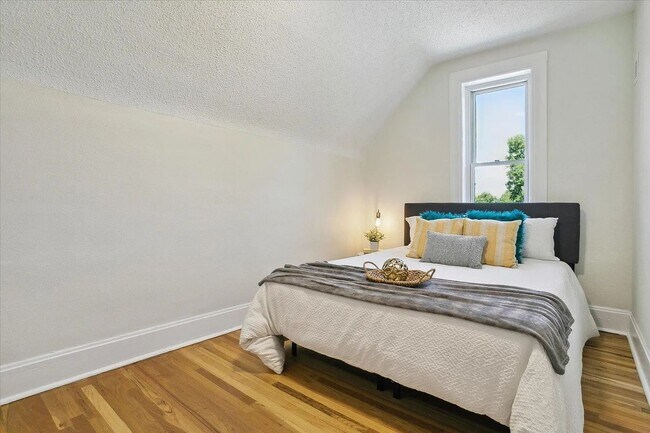 Building Photo - 3BD, 2BA House for Lease in Highlands Square