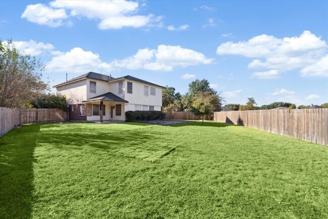 Building Photo - 15721 Ecorio Dr