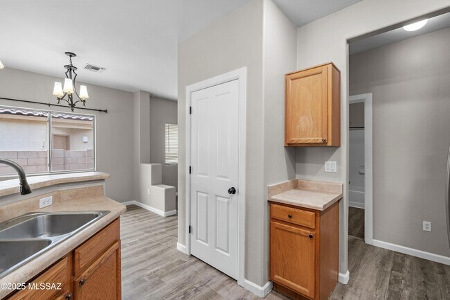 Building Photo - 12708 N Rodeo Land