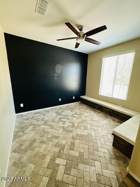 Building Photo - 9528 W Weeping Willow Rd