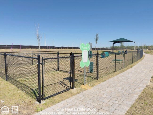 Building Photo - 2971 Maloof Dr