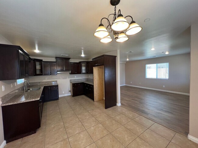 Building Photo - 621-623 W Imperial Hwy
