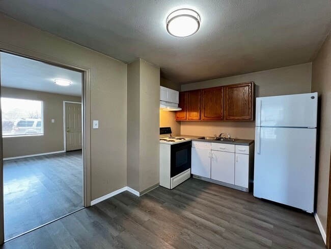 Building Photo - C914