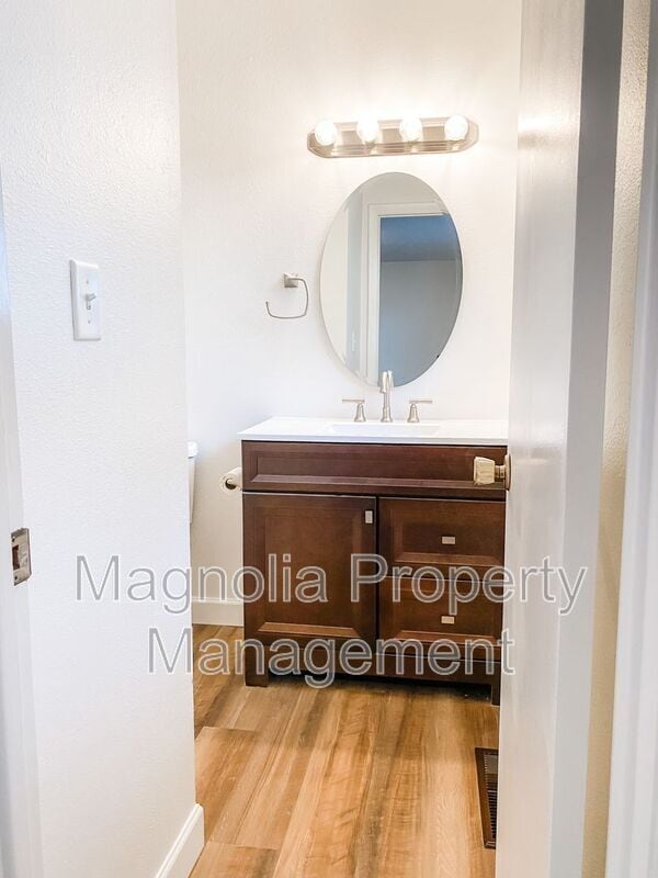Building Photo - 1187 Applewood Dr