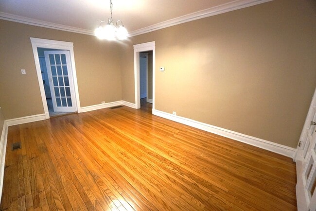 Building Photo - 1537 W Juneway Terrace