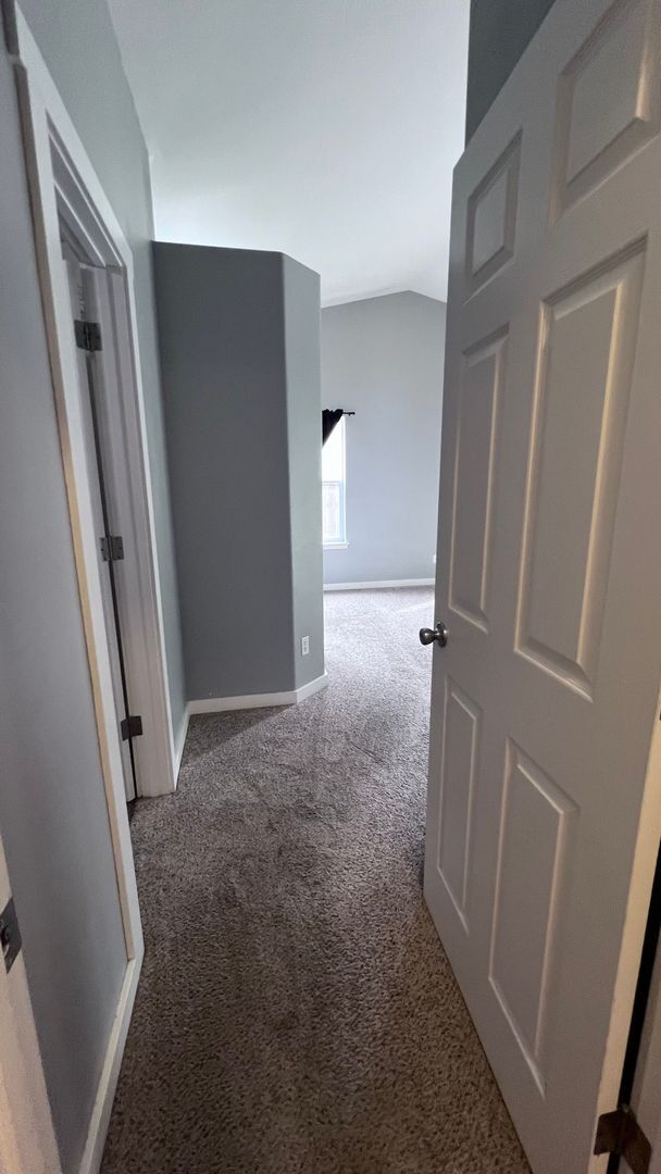 Building Photo - Spacious 4 Bed/3 Bath with Finished Baseme...