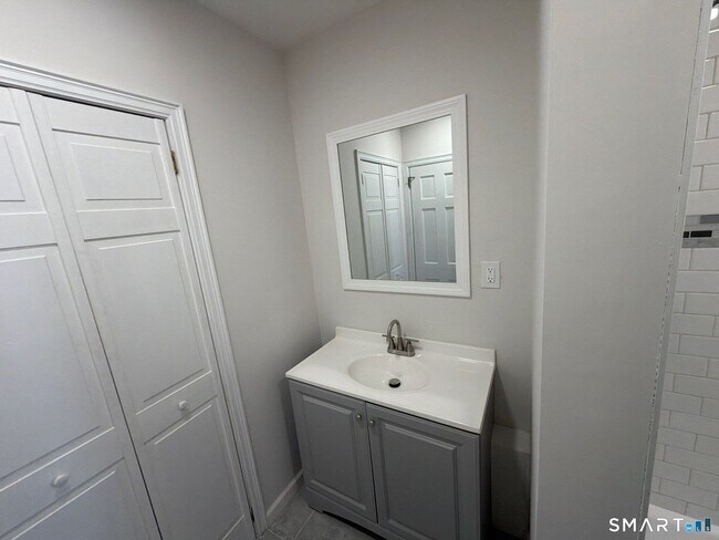 Building Photo - 316 W Main St