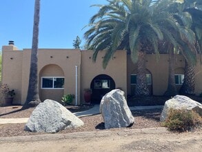 Building Photo - Louise