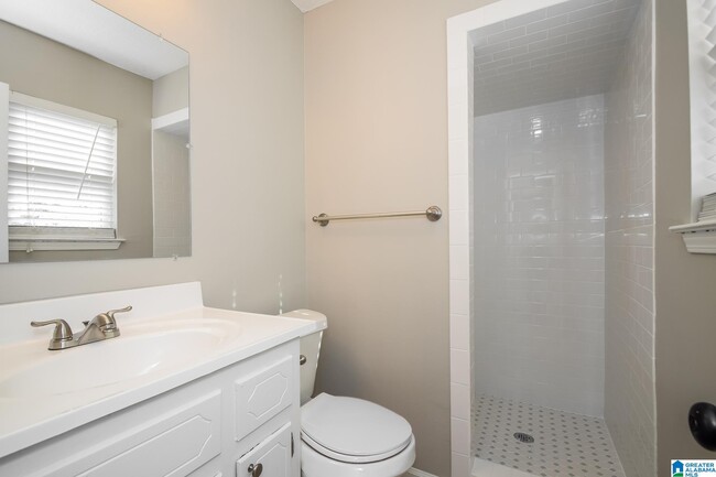 Building Photo - 5555 Spanish Trce