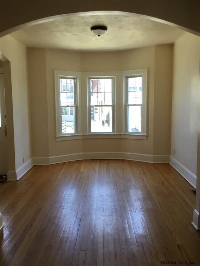 Building Photo - 3 Bogart Terrace