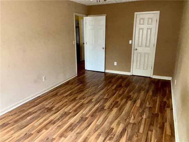 Building Photo - 2023 Sitser Ln