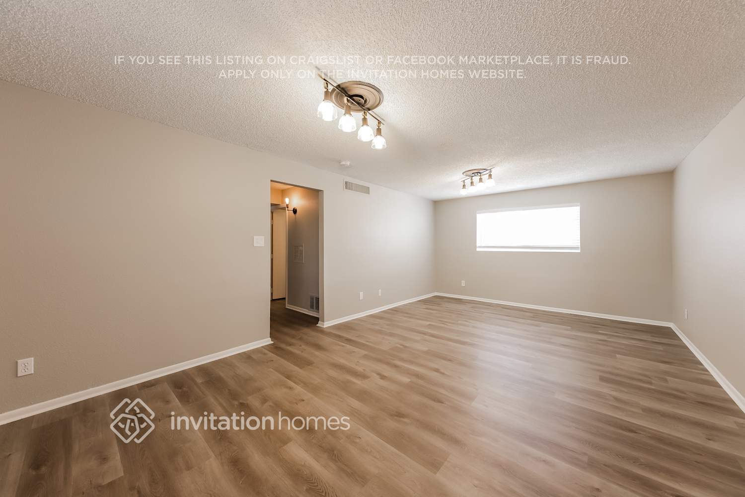 Building Photo - 3807 W Columbine Dr