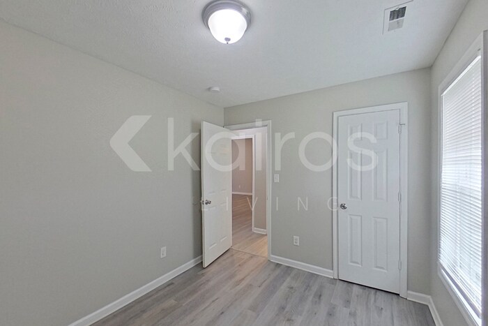 Building Photo - 150 Chapel Hill Dr