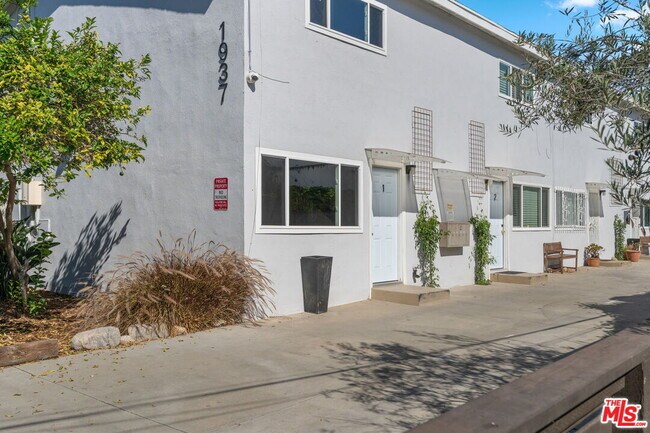 Building Photo - 1937 22nd St