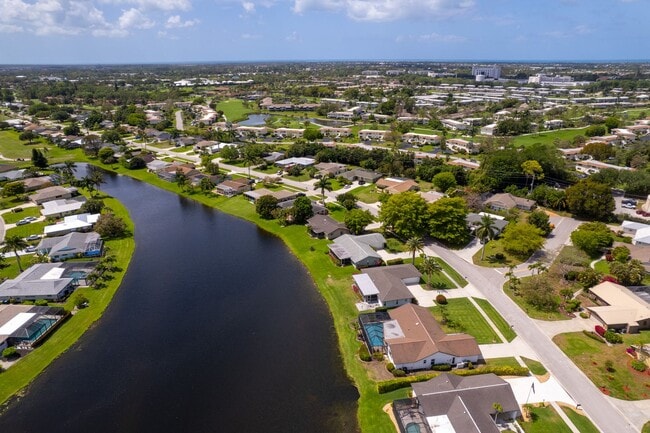 Building Photo - ** LAKEWOOD ** 3 BED / 2 BATH / GARAGE - SINGLE FAMILY HOME - GREAT LOCATION! - PET OK - ANNUAL R...