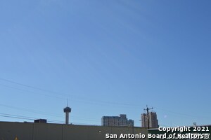 Building Photo - 714 N Cherry St