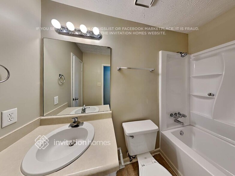 Building Photo - 2911 Oakwilde Ct