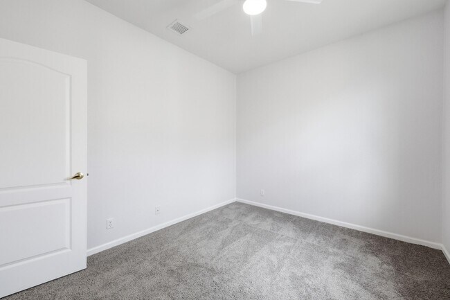 Building Photo - 5601 Spanish River Rd