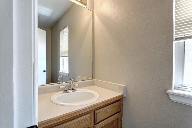 Building Photo - Castle Rock Founders Village Single Family 4BD/3BTH/3-Car (~2100 FSF)