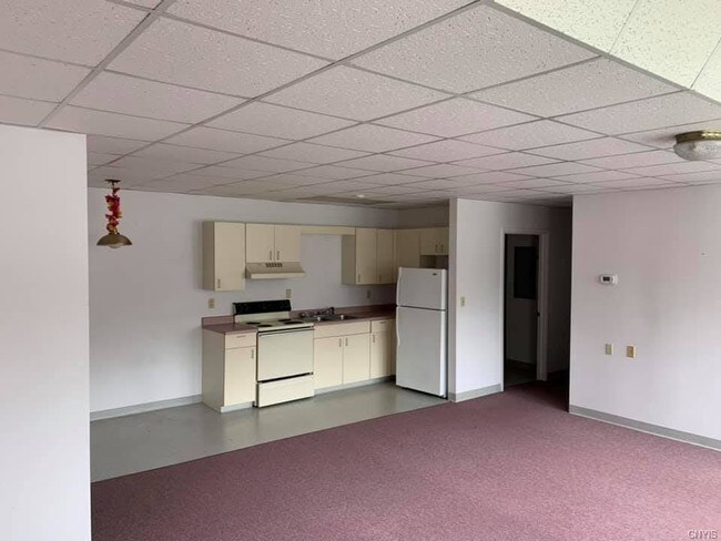 Building Photo - 44 Riverside Dr