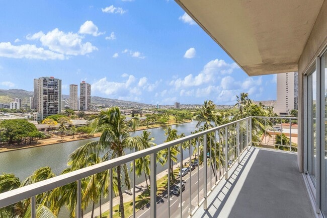 Building Photo - Waikiki 1BR/1BA with Ala Wai Canal & Mountain Views — Wraparound Lanai, Utilities Included