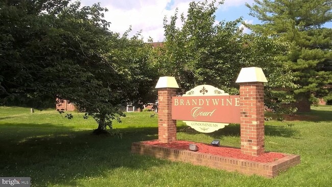 Entrance - 9 Par Haven Dr