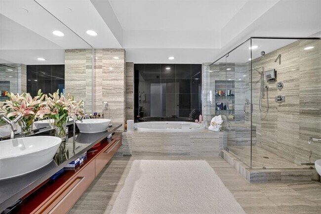 Building Photo - 101 S Fort Lauderdale Beach Blvd