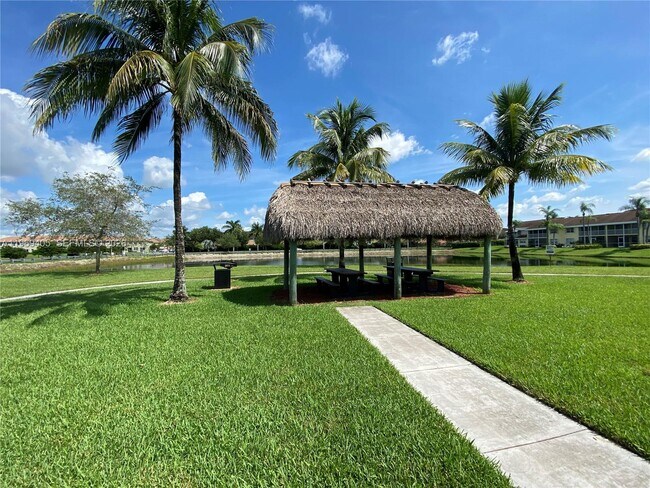 Building Photo - 1978 SE 23rd Terrace