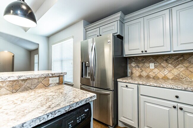 Building Photo - Gorgeous Home in Cooper District