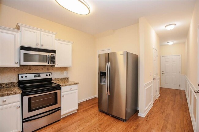 Building Photo - 3801 Thayer Trace