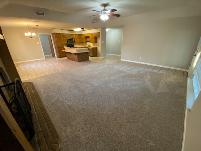 Building Photo - 3320 Lockhaven Dr