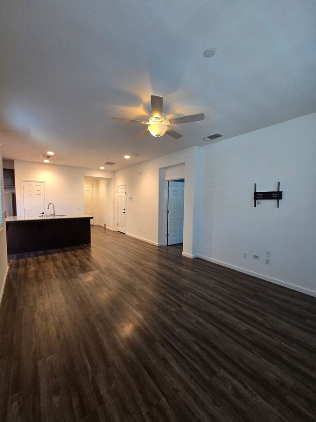 Building Photo - 139 Novella Dr