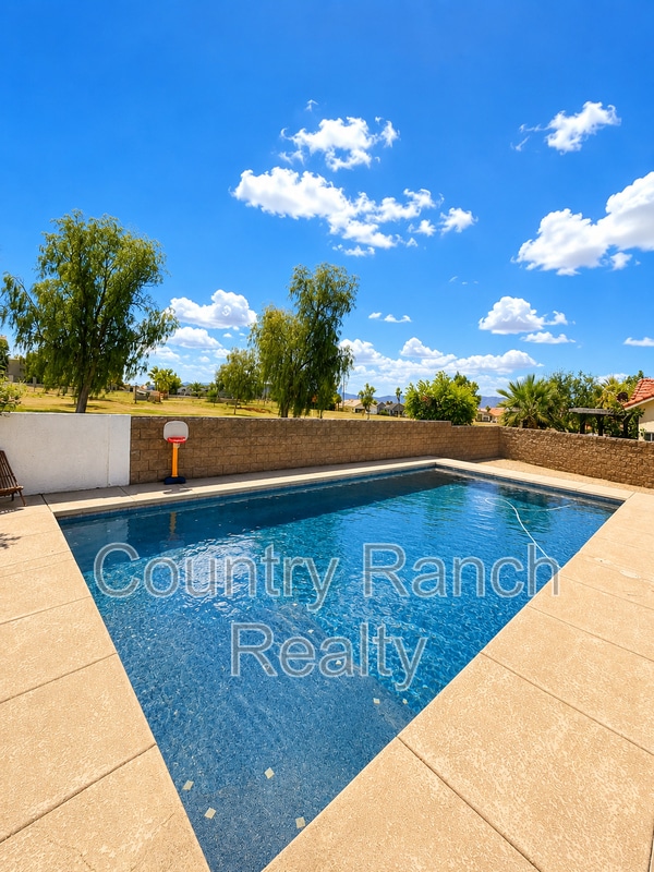 Building Photo - 2134 Desert Palms Dr