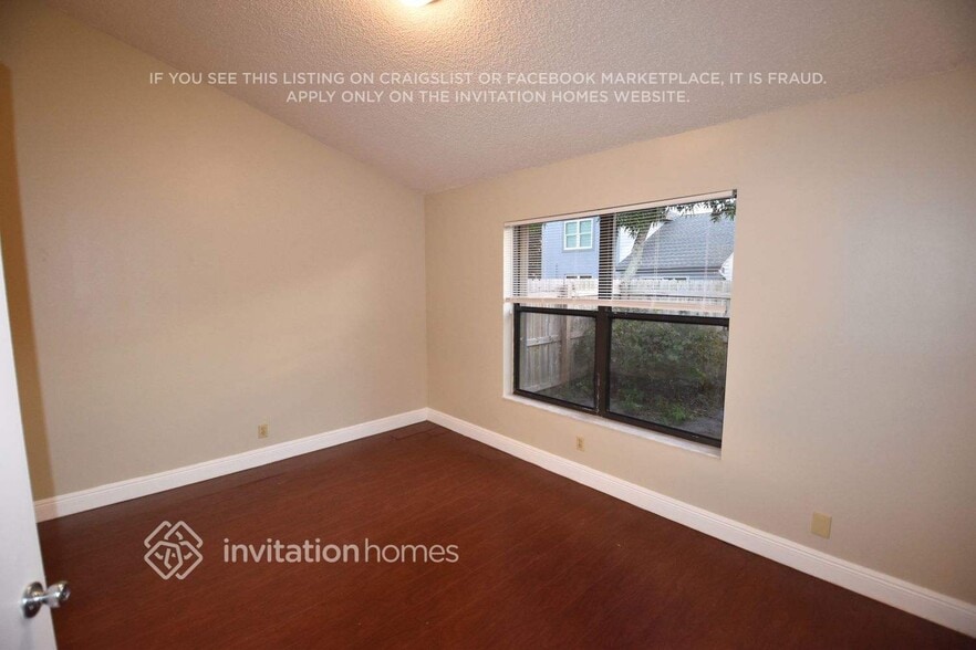 Building Photo - 100 Azalea Cir