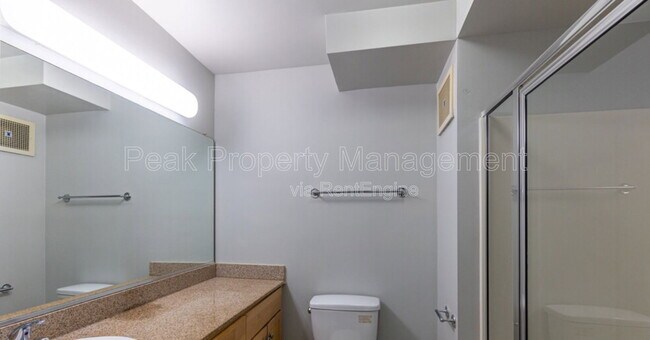 Building Photo - 801 Hinton St